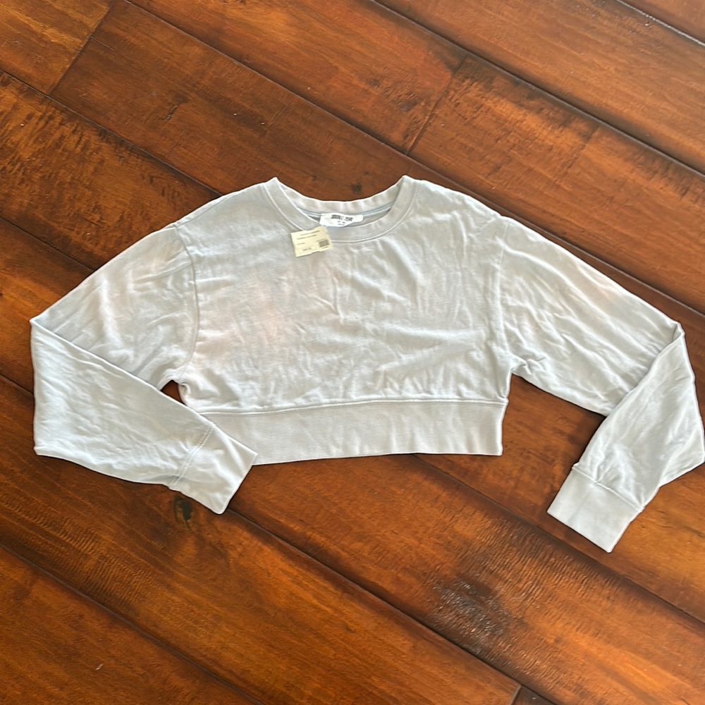 Cropped long sleeve t shirt